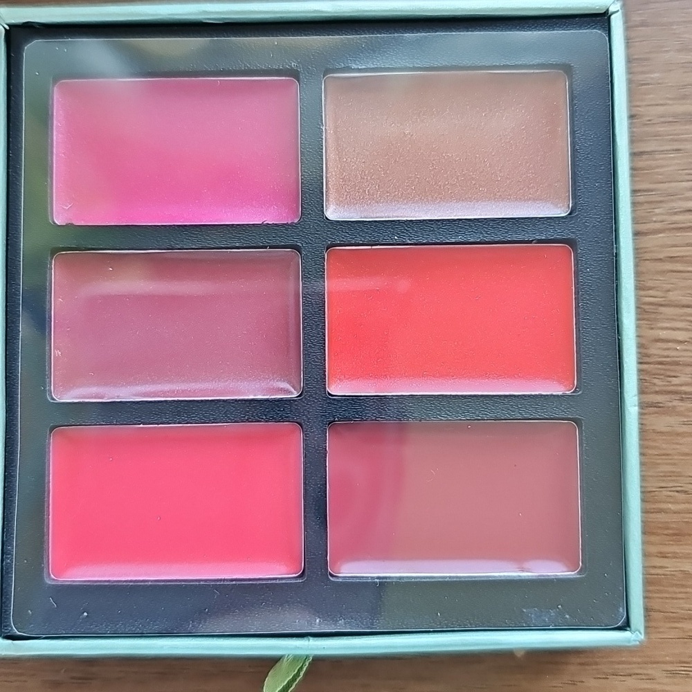 New Cassie's Make-Me-Up Cabinet By Pop Beauty - Green - Picture 5 of 9